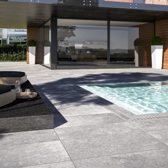 50x100 cm and 20 mm thick: the new size for Marazzi outdoor coverings.