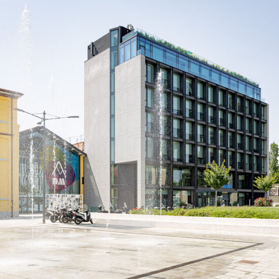 marazzi building via ceresio 014.jpg