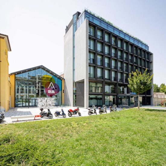 marazzi building via ceresio 015.jpg